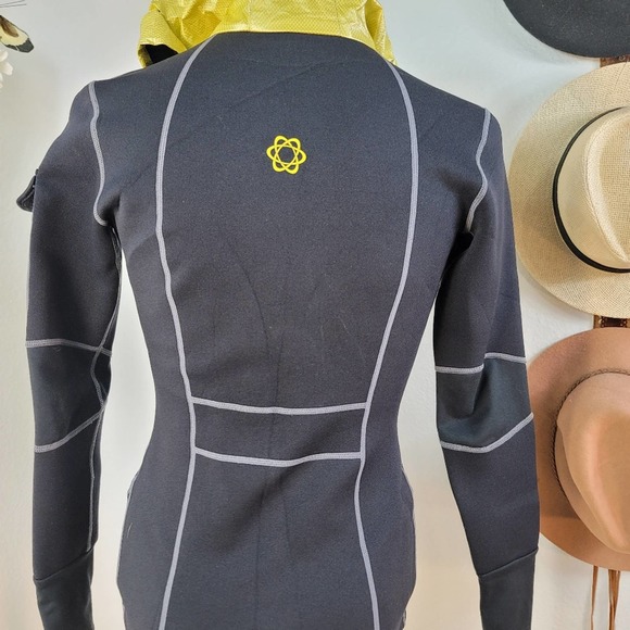 ZAGGORA BURN MORE CALORIES W HOT BODY WATERPROOF BLACK TRACK JACKET W HOOD SZ: M - Picture 8 of 16